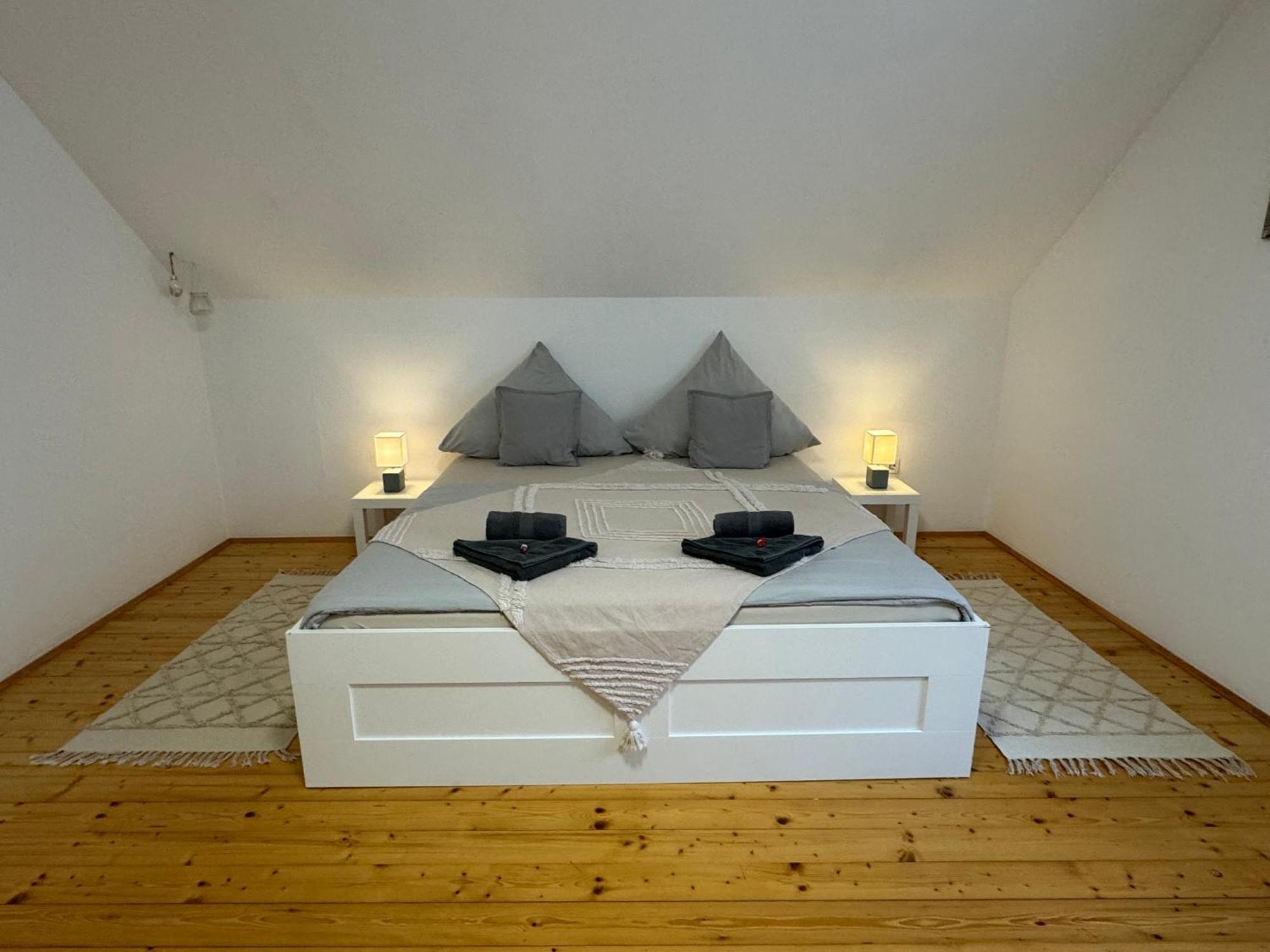 Fewo Boho 110 Qm Mit Bergblick 3 Min Bahnhof Appartement Laufen Buitenkant foto