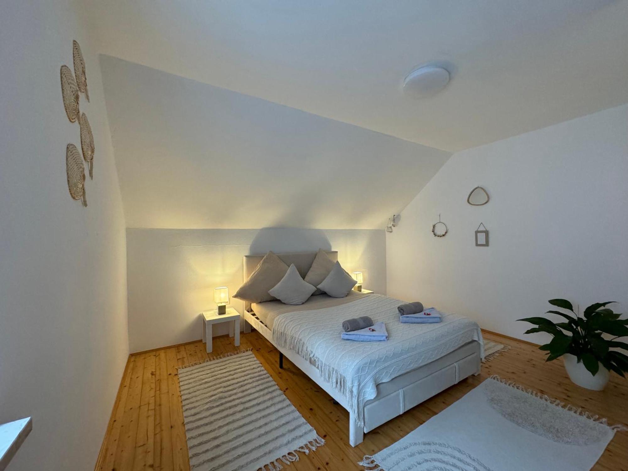 Fewo Boho 110 Qm Mit Bergblick 3 Min Bahnhof Appartement Laufen Buitenkant foto
