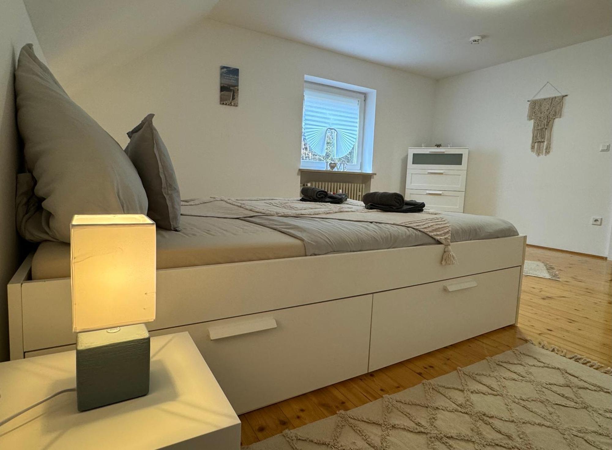 Fewo Boho 110 Qm Mit Bergblick 3 Min Bahnhof Appartement Laufen Buitenkant foto