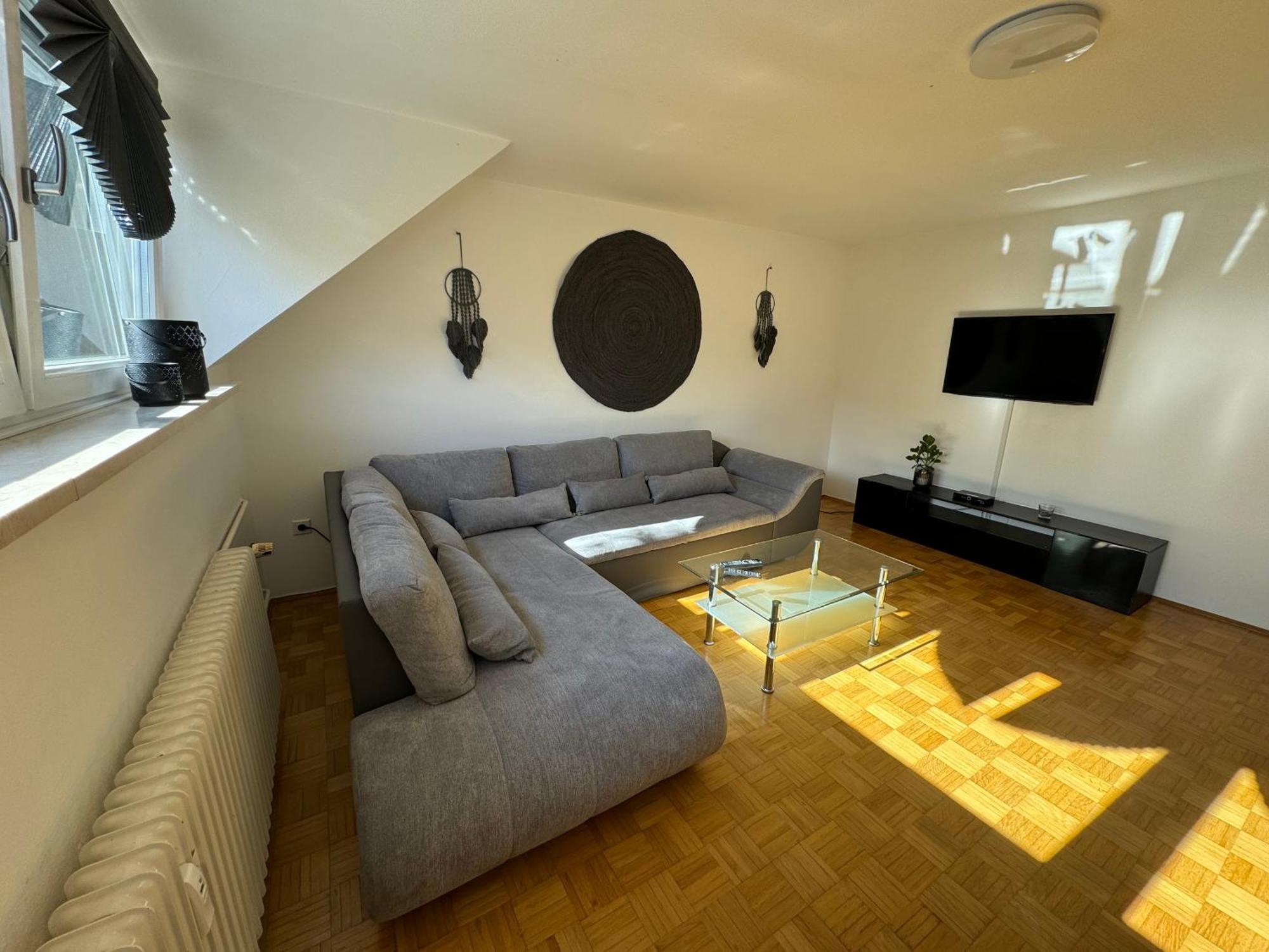Fewo Boho 110 Qm Mit Bergblick 3 Min Bahnhof Appartement Laufen Buitenkant foto